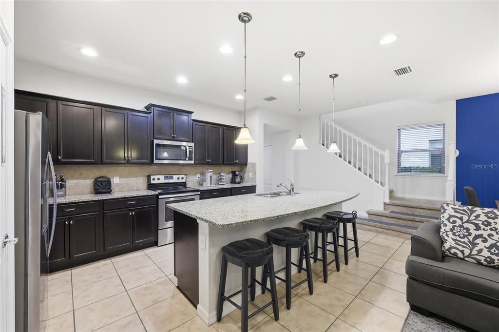 En Venta: $419,000 (5 camas, 4 baños, 2265 Pies cuadrados)