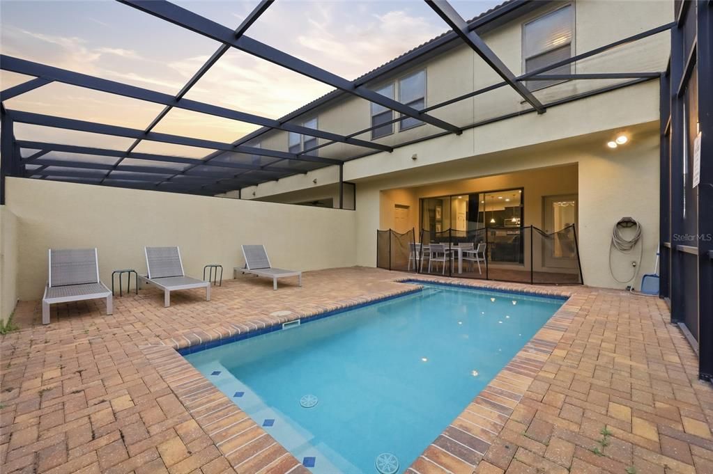 En Venta: $419,000 (5 camas, 4 baños, 2265 Pies cuadrados)