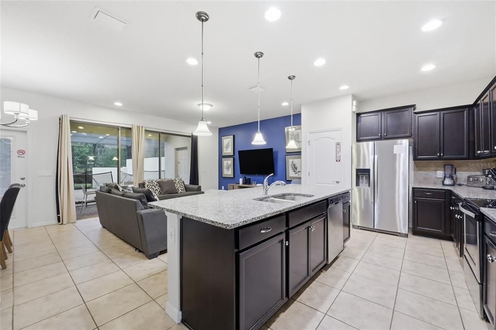 En Venta: $419,000 (5 camas, 4 baños, 2265 Pies cuadrados)