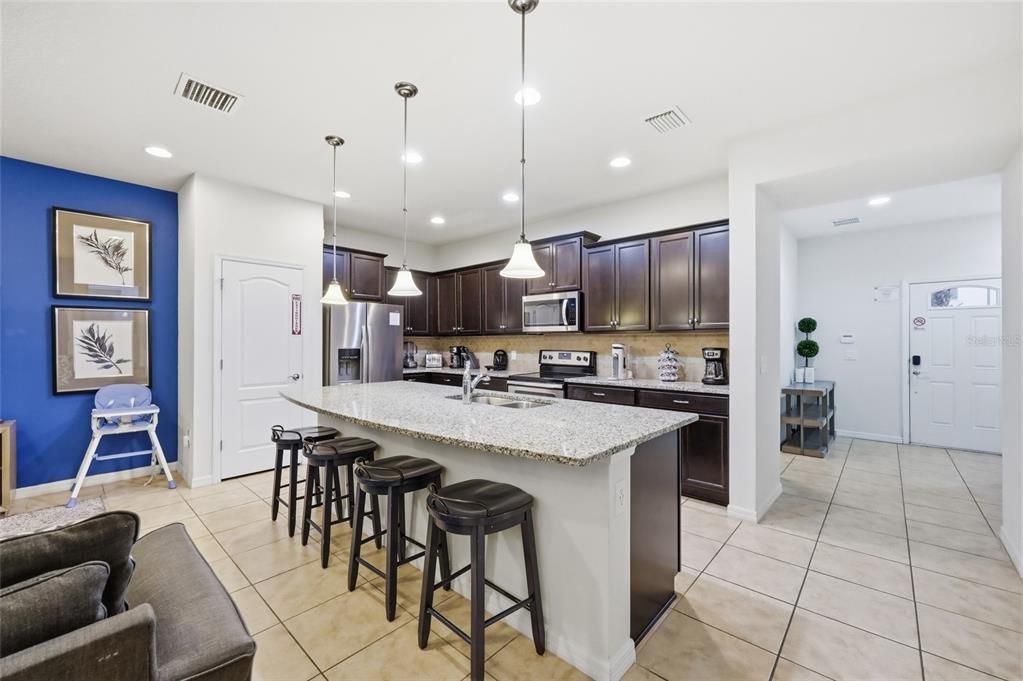 En Venta: $419,000 (5 camas, 4 baños, 2265 Pies cuadrados)