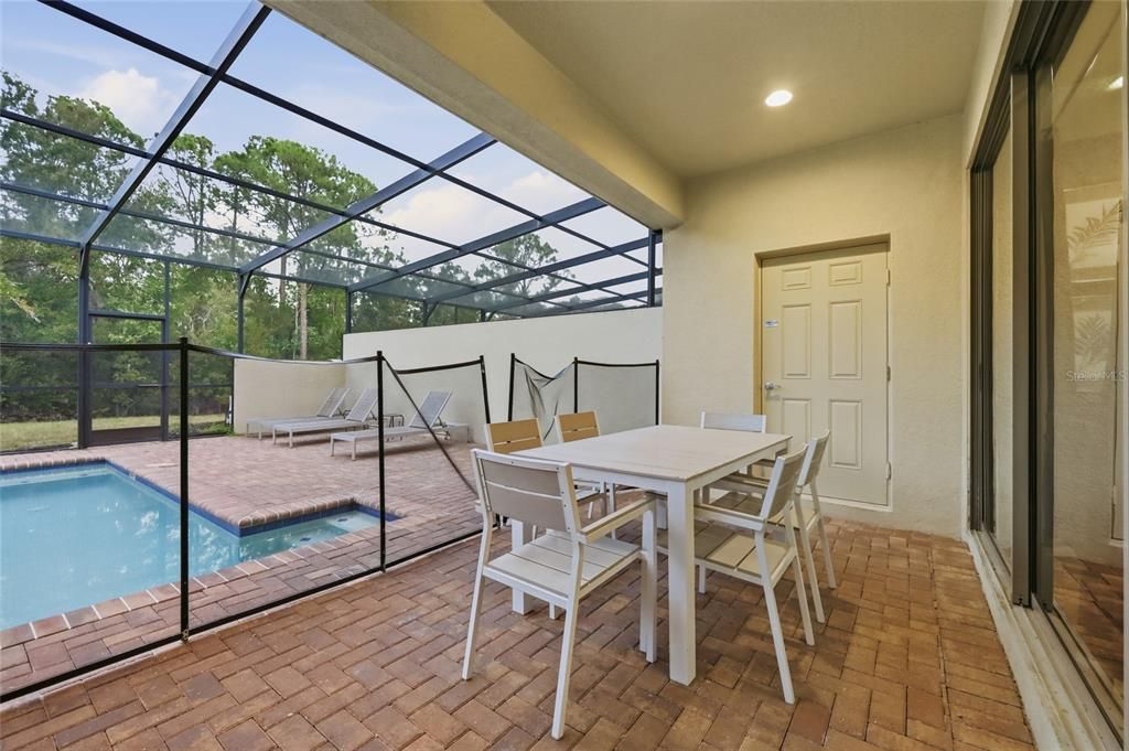 En Venta: $419,000 (5 camas, 4 baños, 2265 Pies cuadrados)