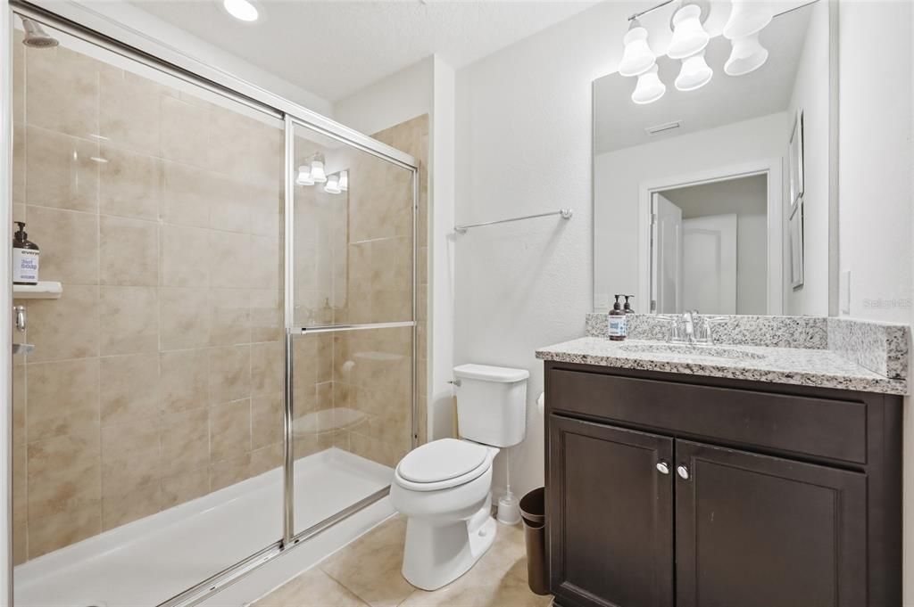 En Venta: $419,000 (5 camas, 4 baños, 2265 Pies cuadrados)