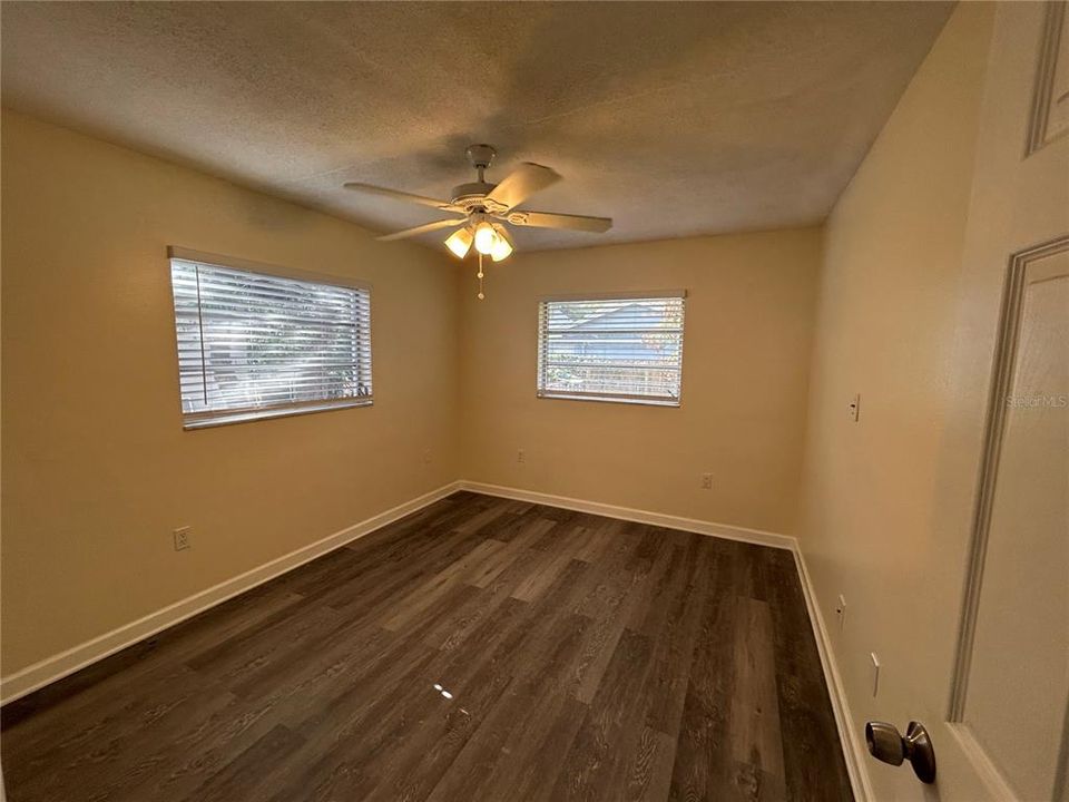 For Rent: $1,700 (2 beds, 1 baths, 958 Square Feet)