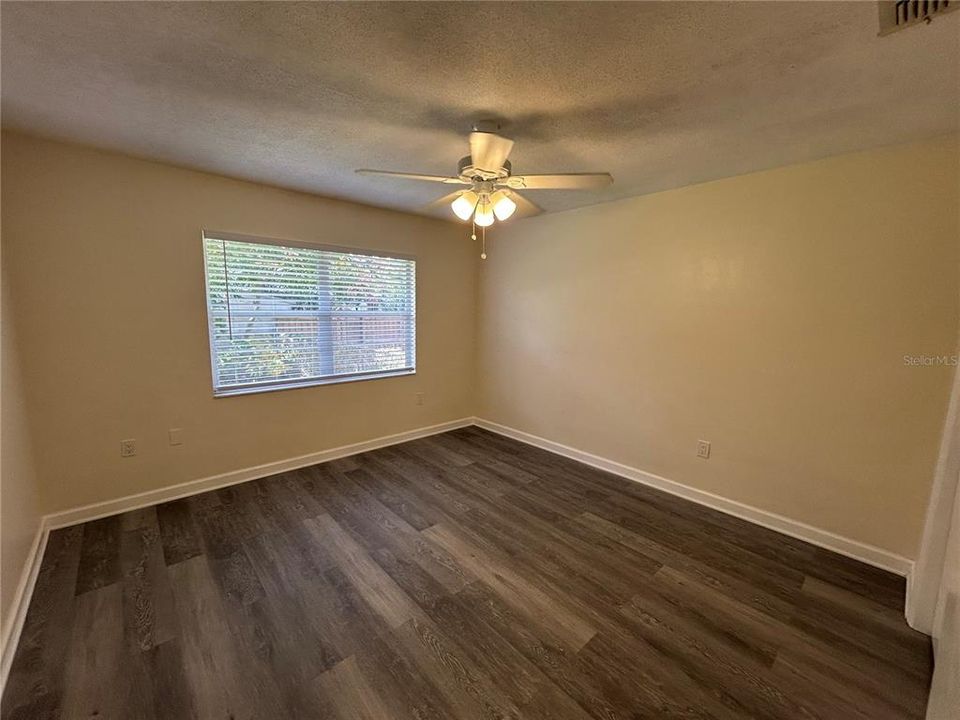 For Rent: $1,700 (2 beds, 1 baths, 958 Square Feet)