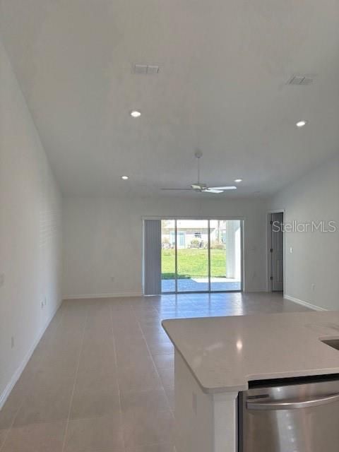 For Rent: $2,350 (3 beds, 2 baths, 1596 Square Feet)