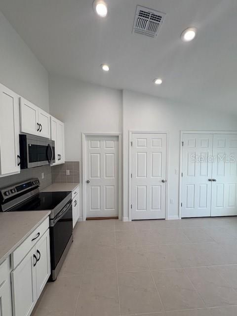 For Rent: $2,350 (3 beds, 2 baths, 1596 Square Feet)