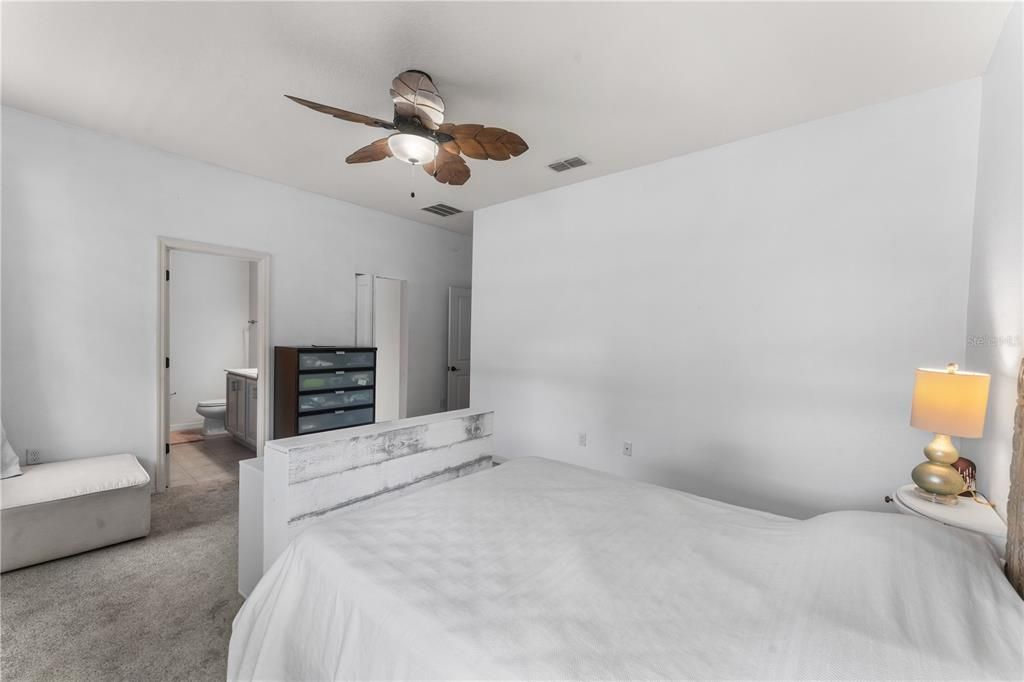 待售: $409,000 (4 贝兹, 2 浴室, 1663 平方英尺)