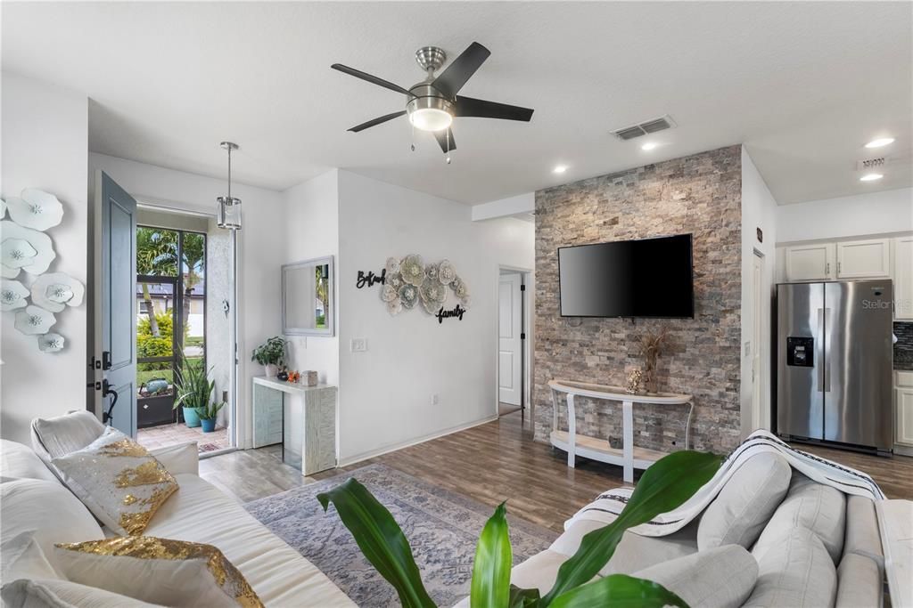 待售: $409,000 (4 贝兹, 2 浴室, 1663 平方英尺)