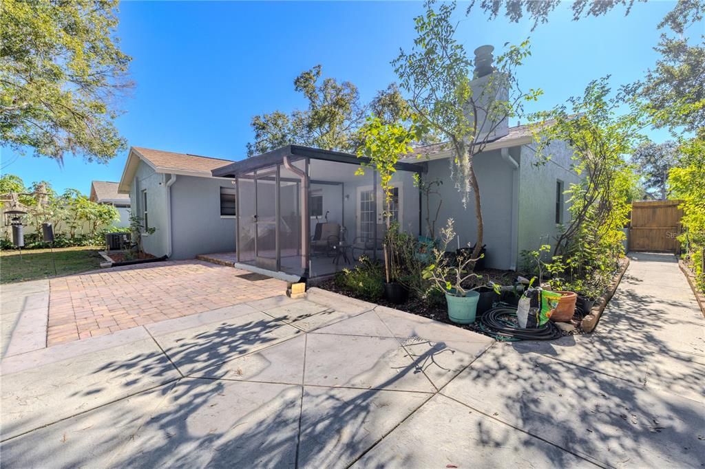 For Sale: $460,000 (3 beds, 2 baths, 1415 Square Feet)