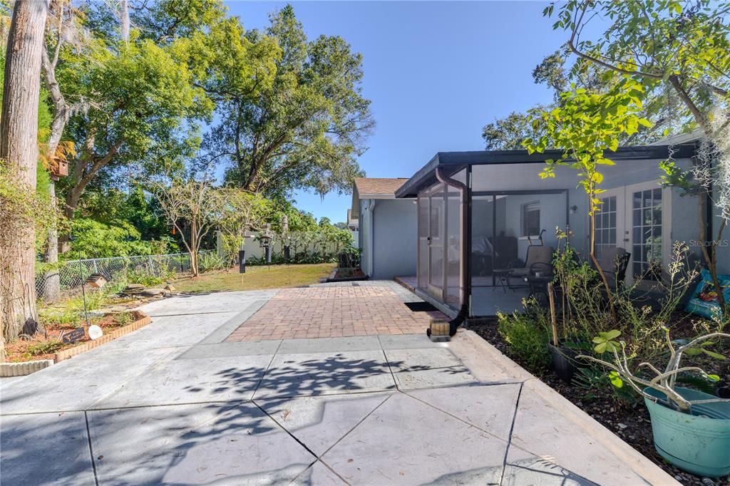 For Sale: $460,000 (3 beds, 2 baths, 1415 Square Feet)