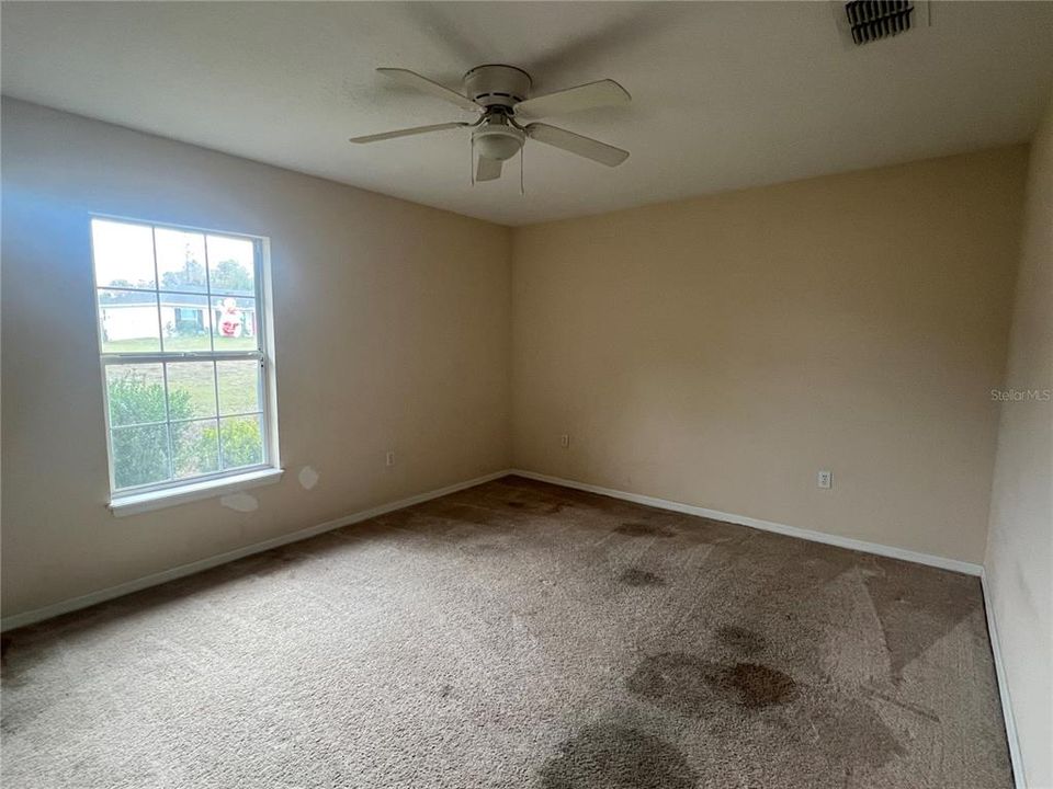 En Venta: $228,900 (3 camas, 2 baños, 1638 Pies cuadrados)