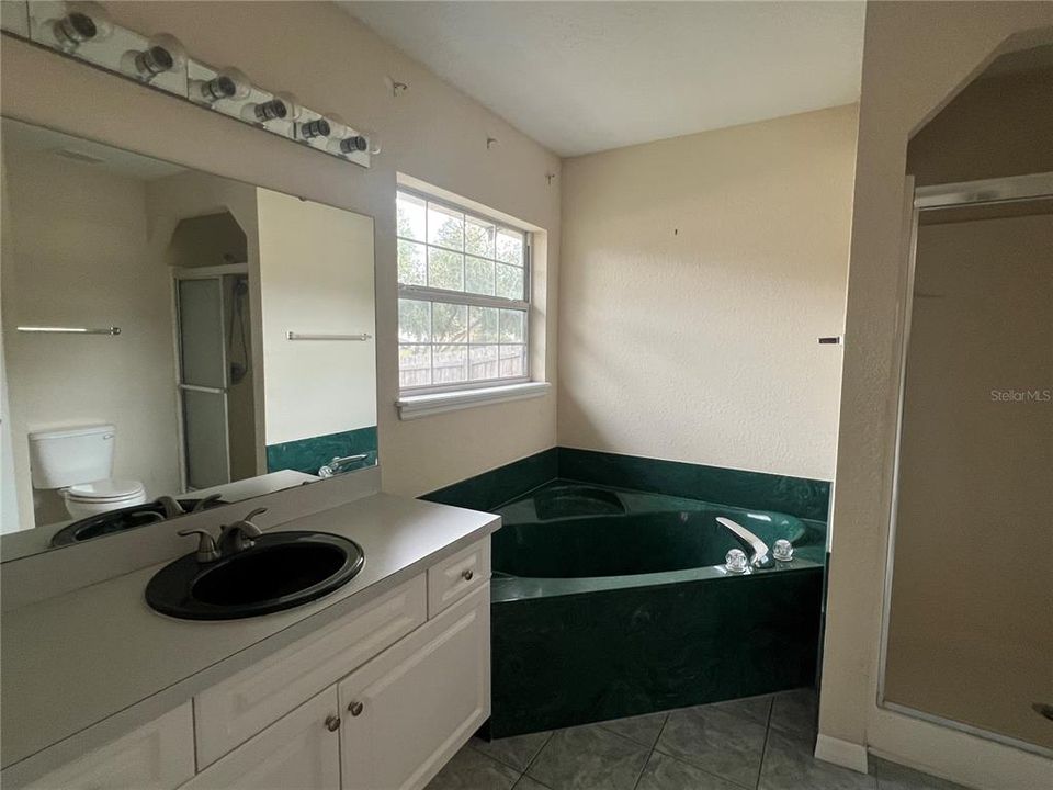 En Venta: $228,900 (3 camas, 2 baños, 1638 Pies cuadrados)