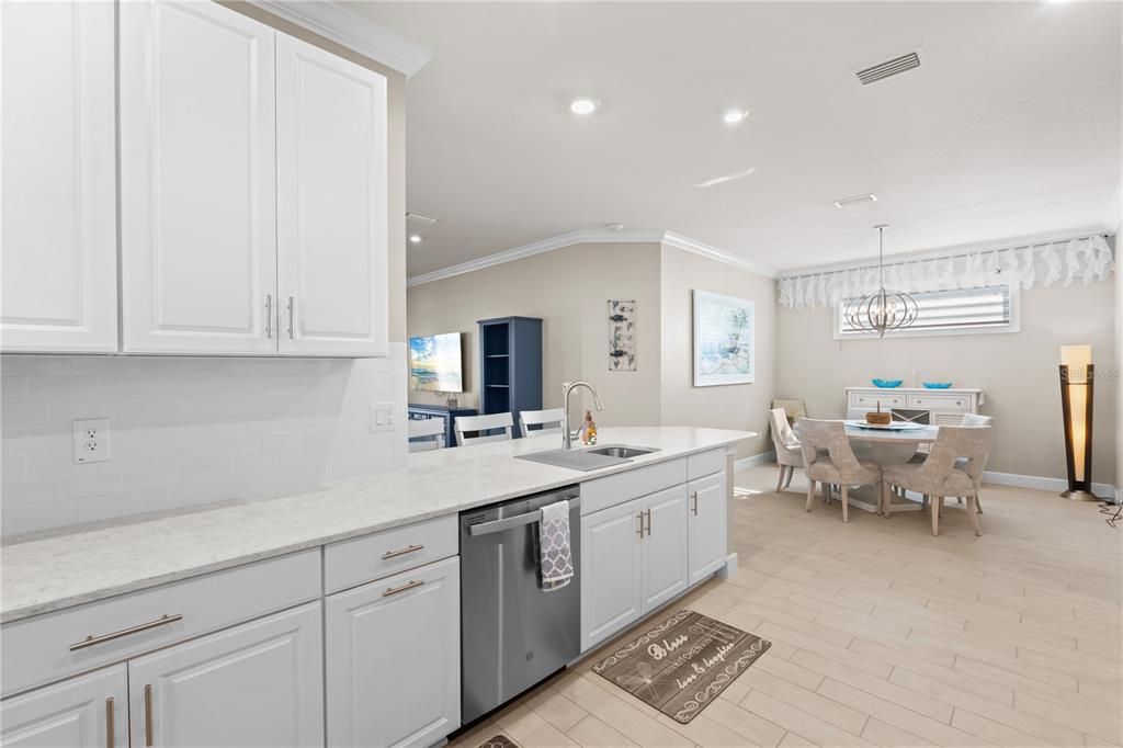 待售: $775,000 (2 贝兹, 2 浴室, 1678 平方英尺)