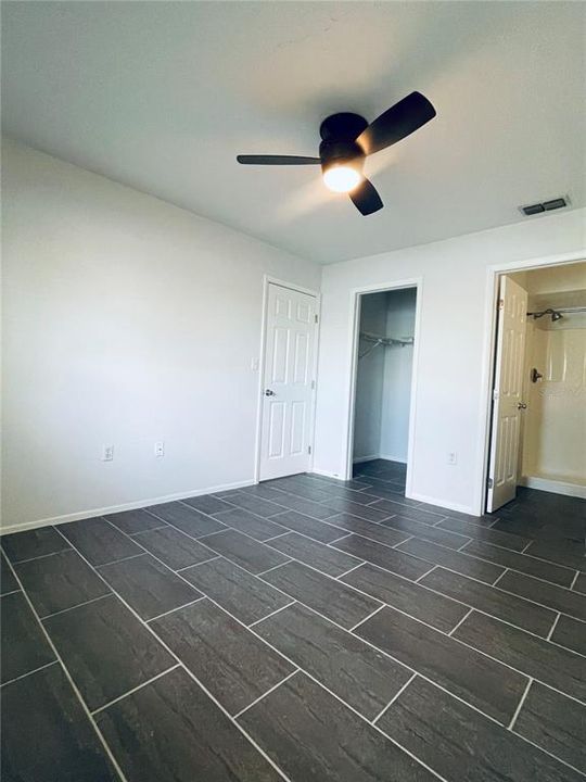 出租: $1,400 (2 贝兹, 2 浴室, 886 平方英尺)