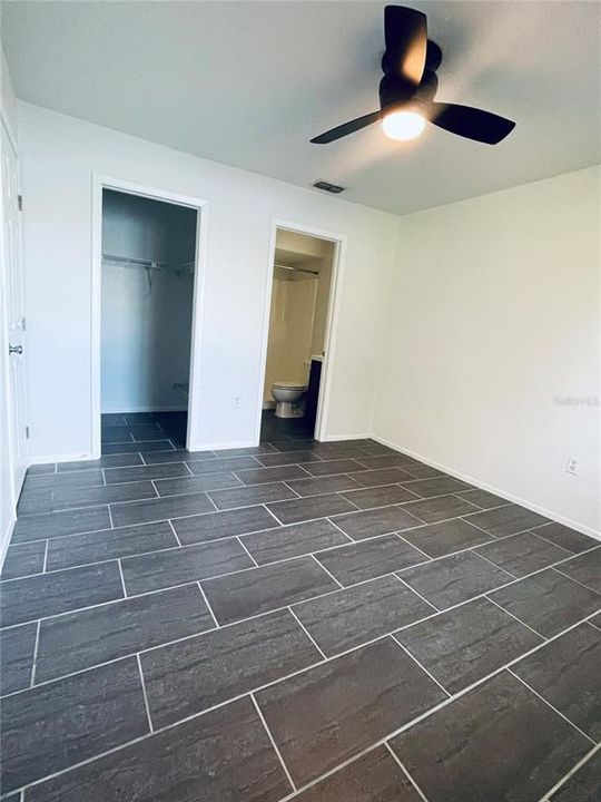 出租: $1,400 (2 贝兹, 2 浴室, 886 平方英尺)