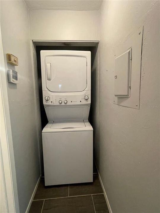 出租: $1,400 (2 贝兹, 2 浴室, 886 平方英尺)