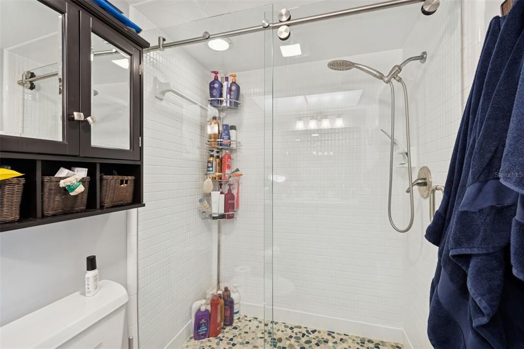 待售: $279,999 (2 贝兹, 2 浴室, 1175 平方英尺)