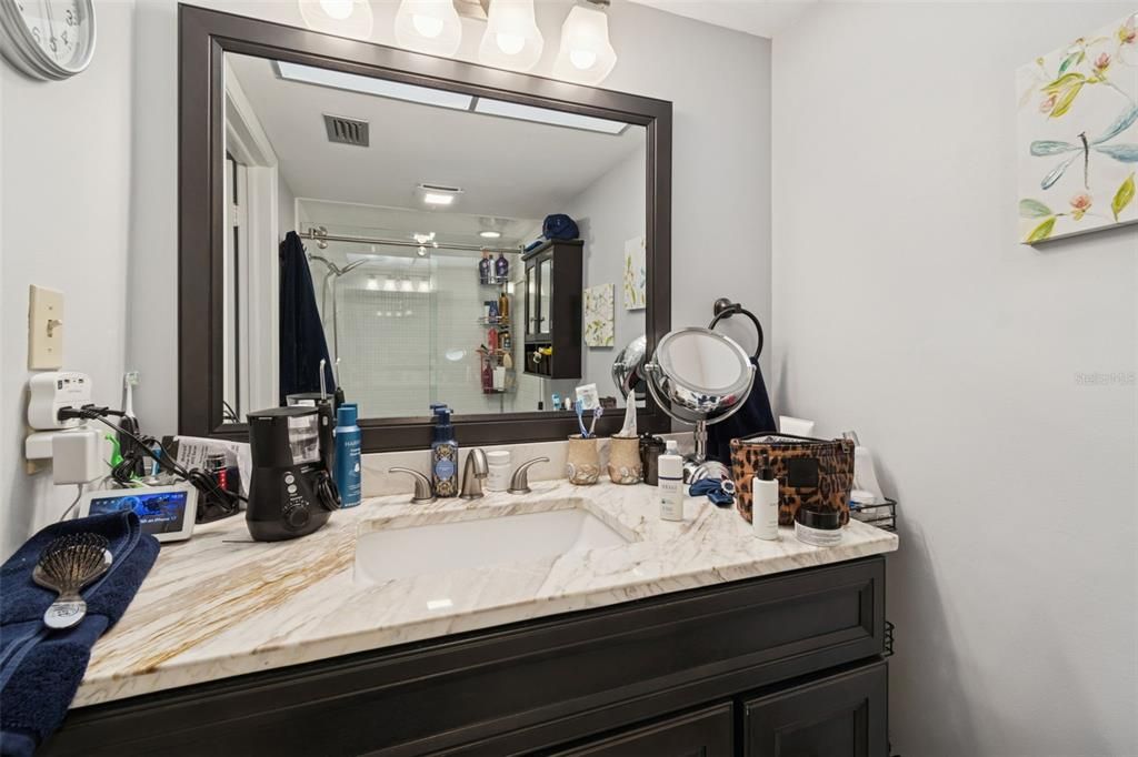 待售: $279,999 (2 贝兹, 2 浴室, 1175 平方英尺)