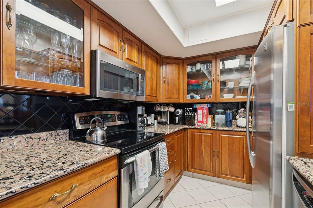 待售: $279,999 (2 贝兹, 2 浴室, 1175 平方英尺)