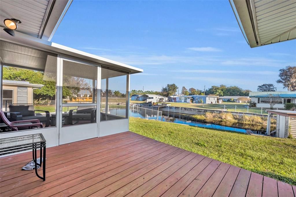 For Sale: $245,000 (2 beds, 2 baths, 1120 Square Feet)