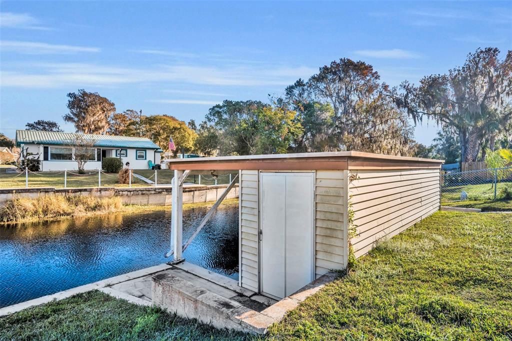 For Sale: $245,000 (2 beds, 2 baths, 1120 Square Feet)