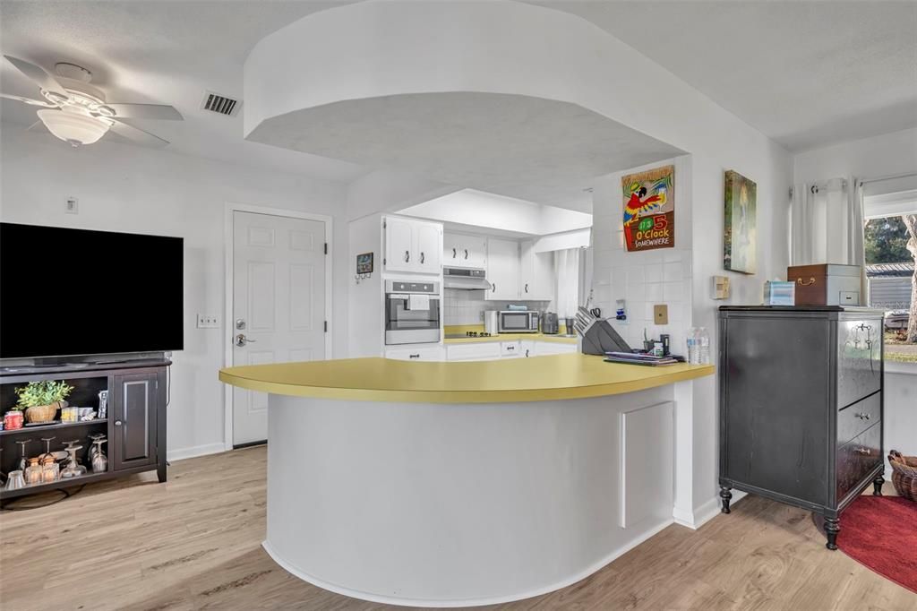 For Sale: $245,000 (2 beds, 2 baths, 1120 Square Feet)