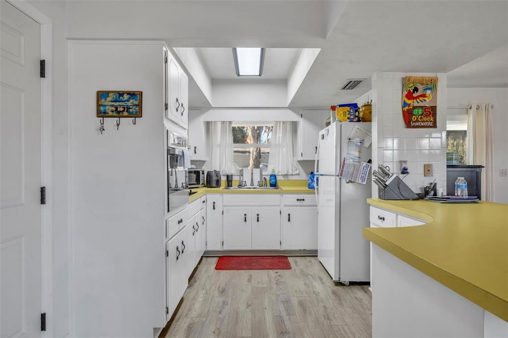 For Sale: $245,000 (2 beds, 2 baths, 1120 Square Feet)