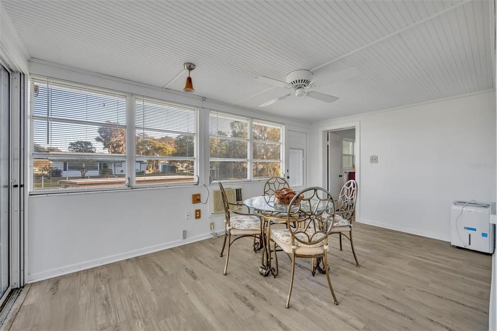 For Sale: $245,000 (2 beds, 2 baths, 1120 Square Feet)