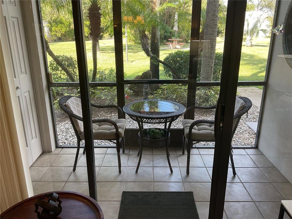 待售: $154,900 (2 贝兹, 2 浴室, 899 平方英尺)