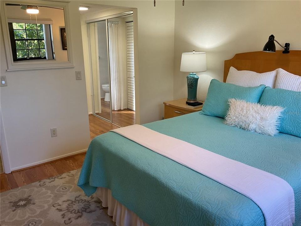 待售: $154,900 (2 贝兹, 2 浴室, 899 平方英尺)