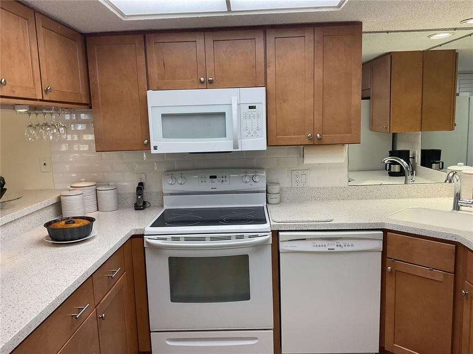 待售: $154,900 (2 贝兹, 2 浴室, 899 平方英尺)