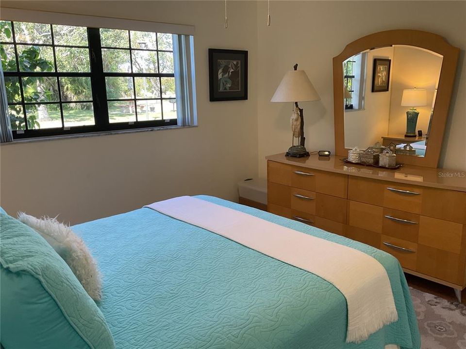 待售: $154,900 (2 贝兹, 2 浴室, 899 平方英尺)