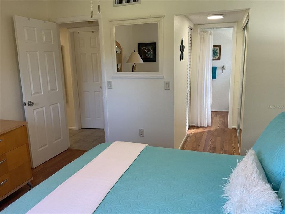 待售: $154,900 (2 贝兹, 2 浴室, 899 平方英尺)