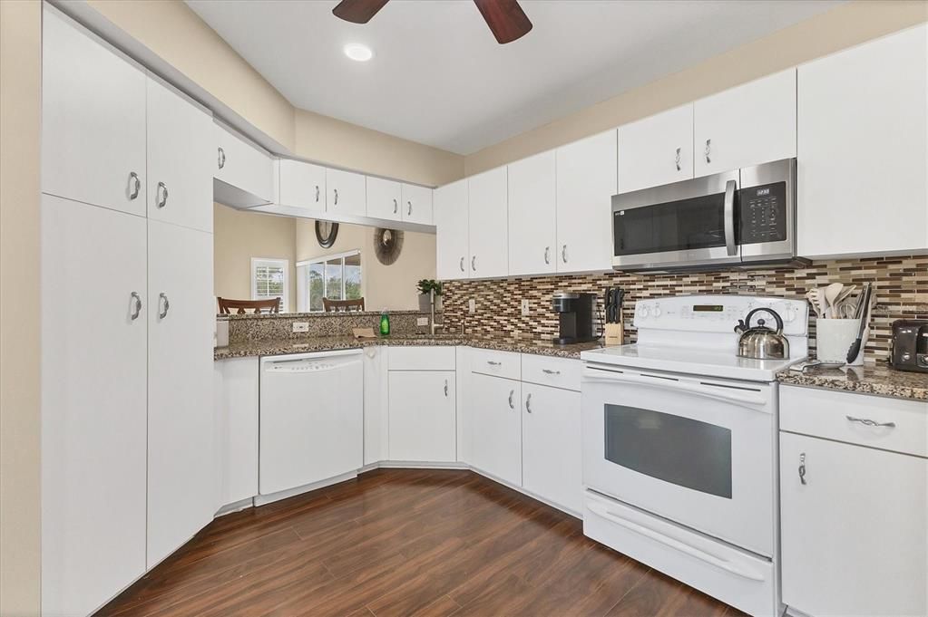 待售: $279,000 (3 贝兹, 2 浴室, 1365 平方英尺)