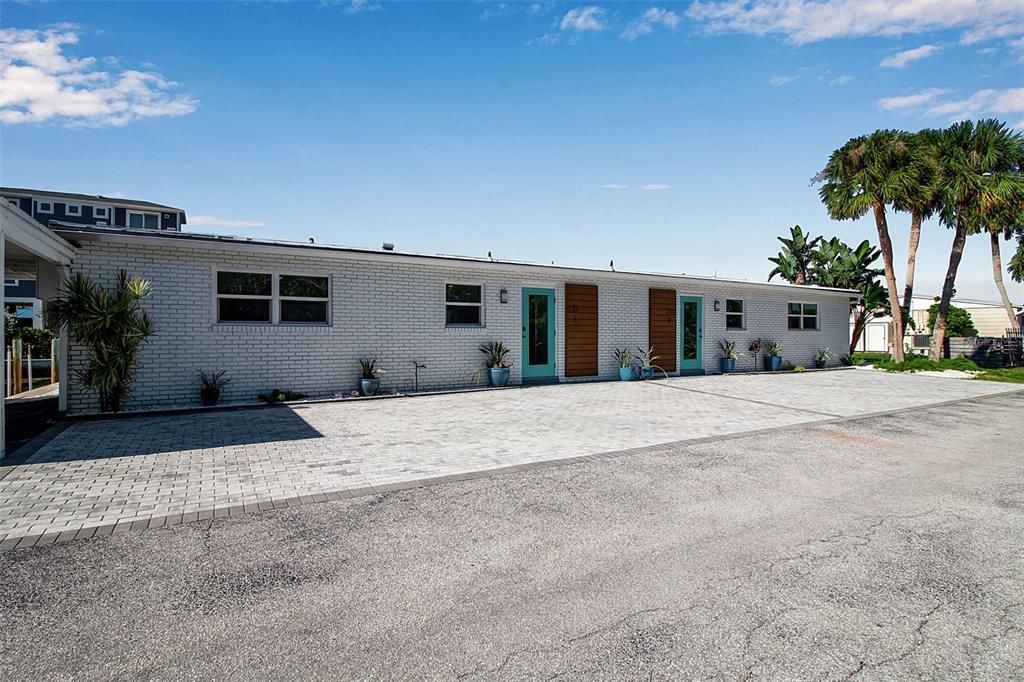 待售: $585,000 (2 贝兹, 2 浴室, 1215 平方英尺)