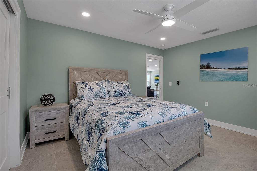 待售: $585,000 (2 贝兹, 2 浴室, 1215 平方英尺)