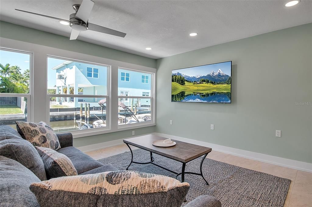 待售: $585,000 (2 贝兹, 2 浴室, 1215 平方英尺)