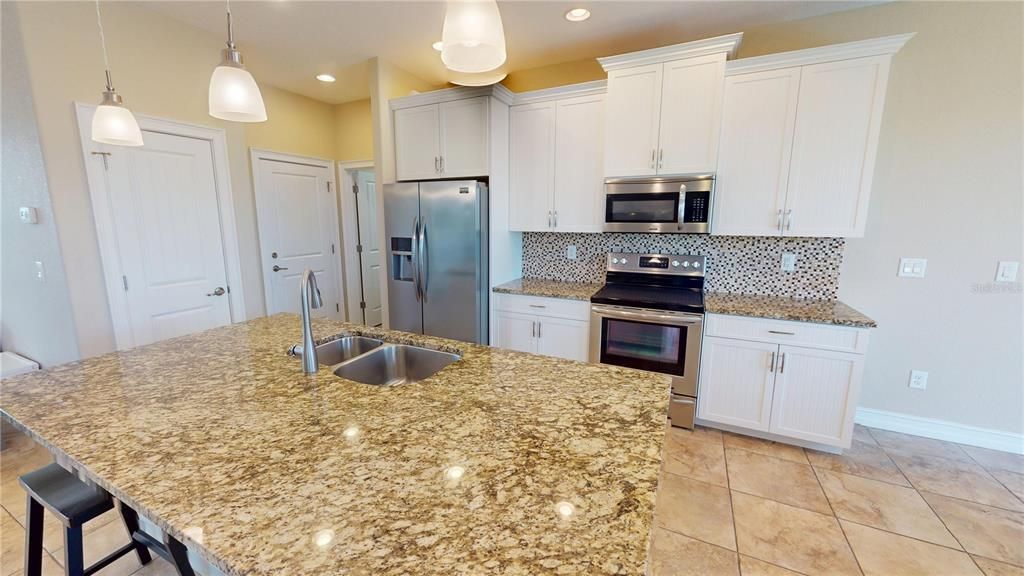 En Venta: $439,000 (3 camas, 2 baños, 1782 Pies cuadrados)