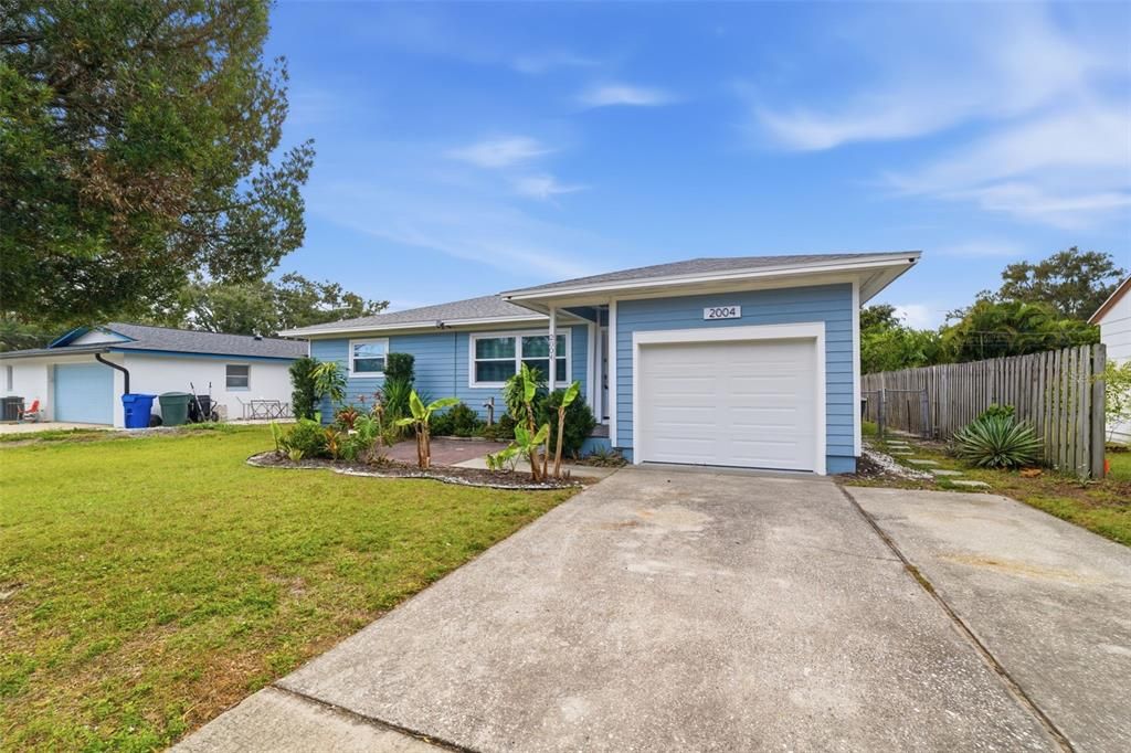 For Sale: $449,000 (3 beds, 2 baths, 1292 Square Feet)