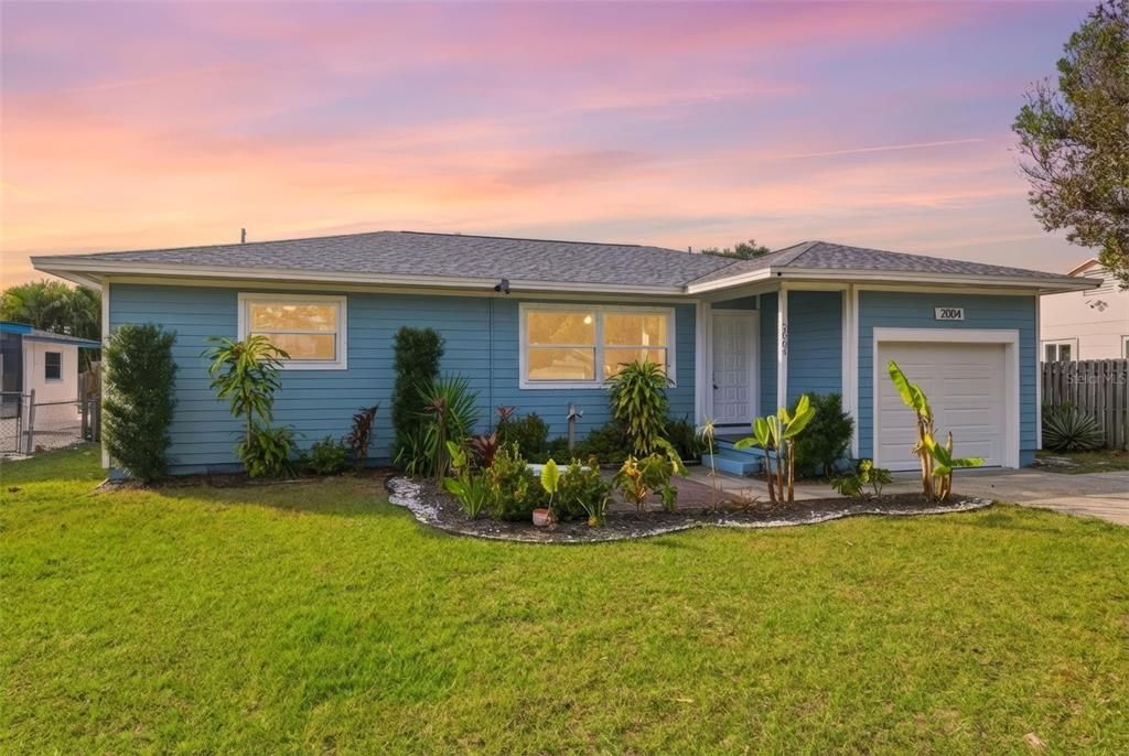 For Sale: $449,000 (3 beds, 2 baths, 1292 Square Feet)