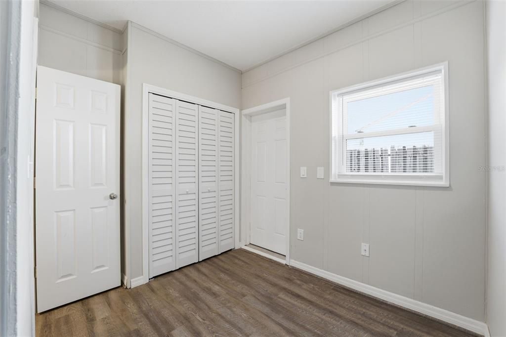 For Sale: $449,000 (3 beds, 2 baths, 1292 Square Feet)