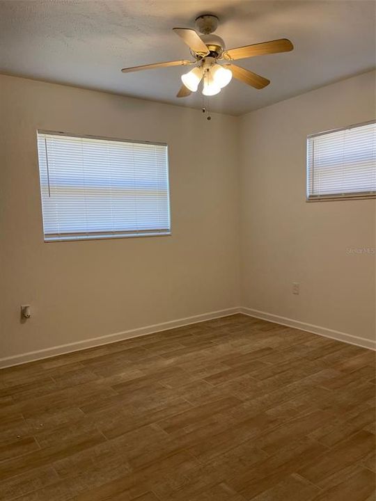 На продажу: $295,000 (3 спален, 1 ванн, 1016 Квадратных фут)