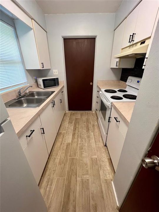 На продажу: $295,000 (3 спален, 1 ванн, 1016 Квадратных фут)