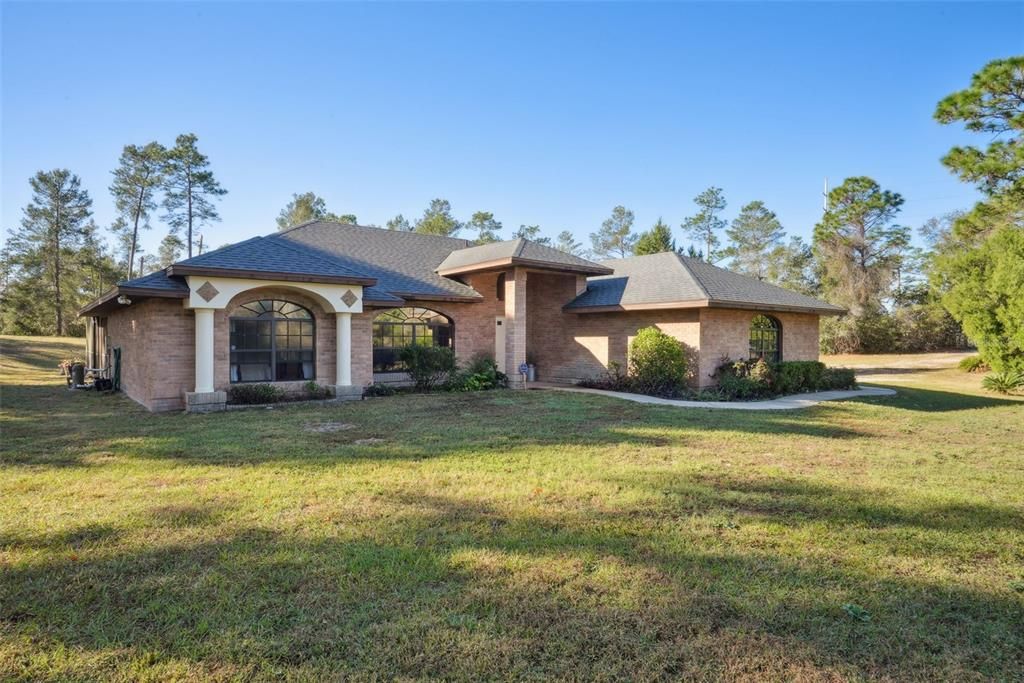 En Venta: $700,000 (3 camas, 2 baños, 1963 Pies cuadrados)