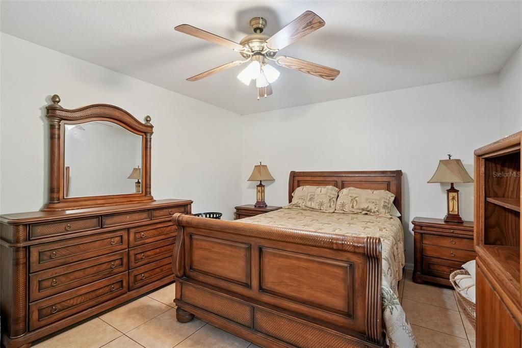 En Venta: $700,000 (3 camas, 2 baños, 1963 Pies cuadrados)