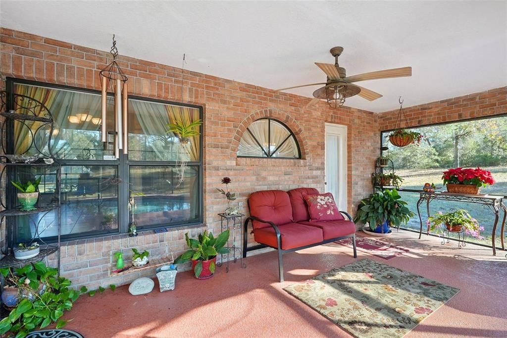 En Venta: $700,000 (3 camas, 2 baños, 1963 Pies cuadrados)