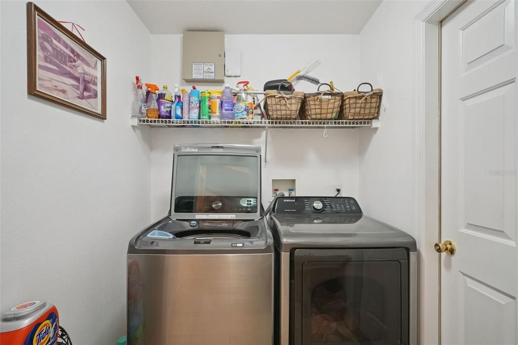 En Venta: $700,000 (3 camas, 2 baños, 1963 Pies cuadrados)