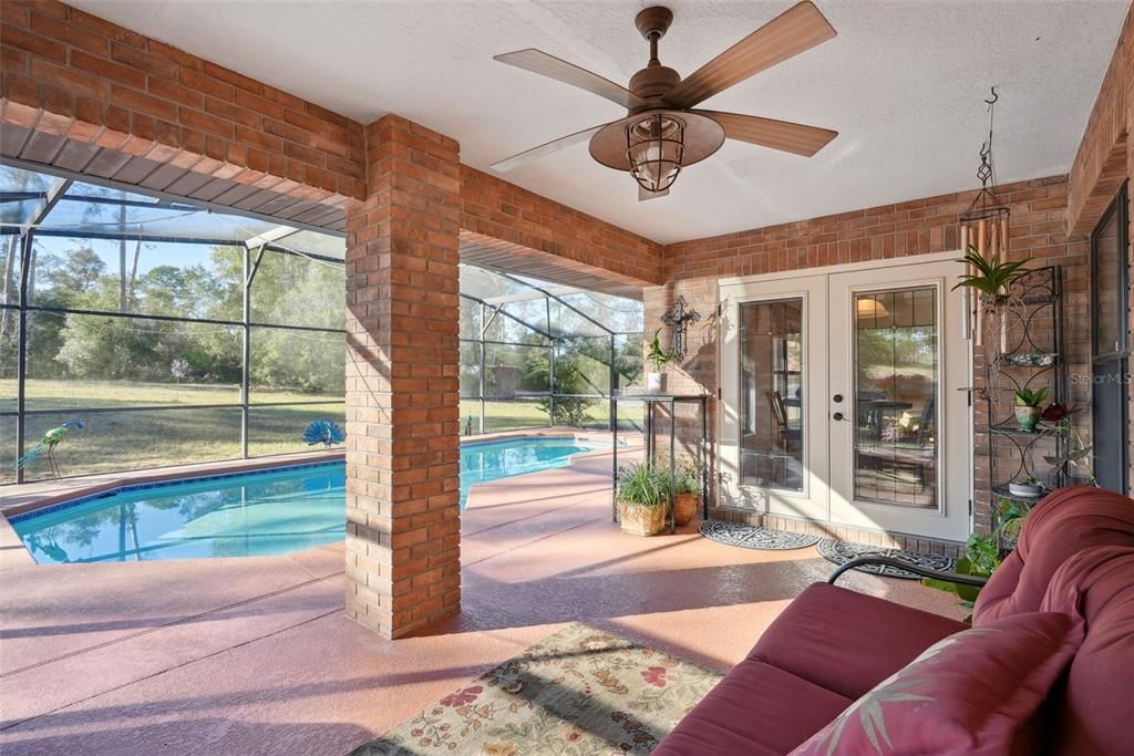 En Venta: $700,000 (3 camas, 2 baños, 1963 Pies cuadrados)