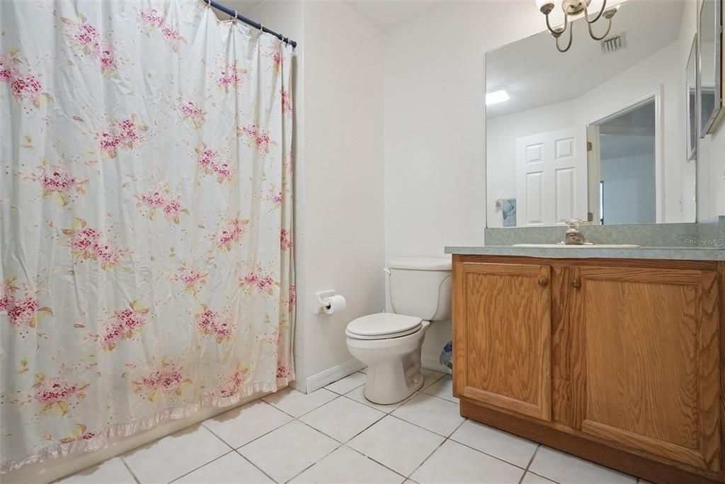 En Venta: $700,000 (3 camas, 2 baños, 1963 Pies cuadrados)