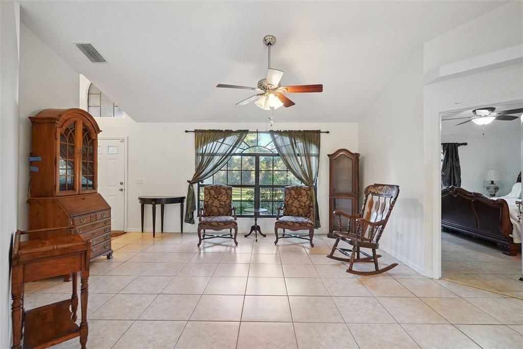 En Venta: $700,000 (3 camas, 2 baños, 1963 Pies cuadrados)